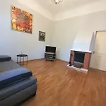 Winwinstay Riverside Old Town Apartment